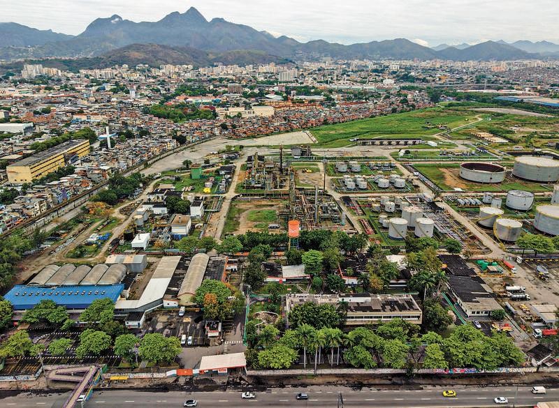 Refit: contaminação do terreno da refinaria pode dificultar aproveitamento do espaço, que governo do Rio quer desapropriar