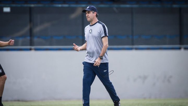 Remo demite técnico Léo Condé após derrota para o Bahia no Brasileirão
