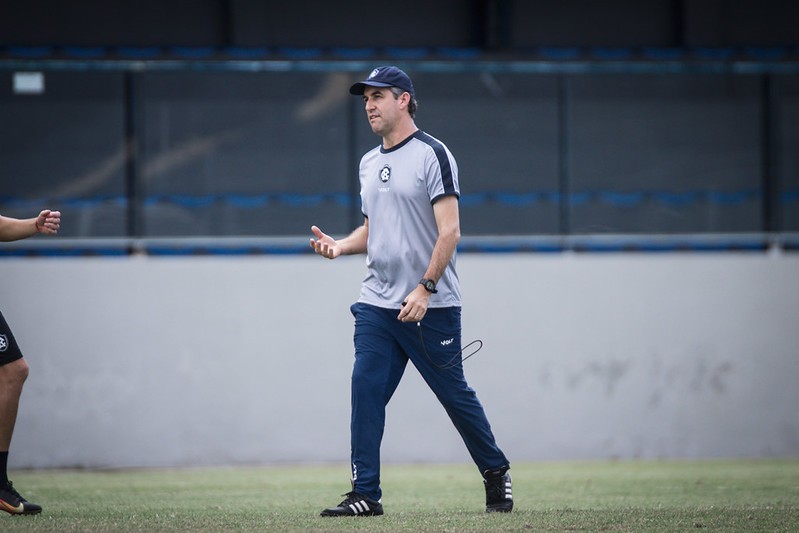 Remo demite técnico Léo Condé após derrota para o Bahia no Brasileirão