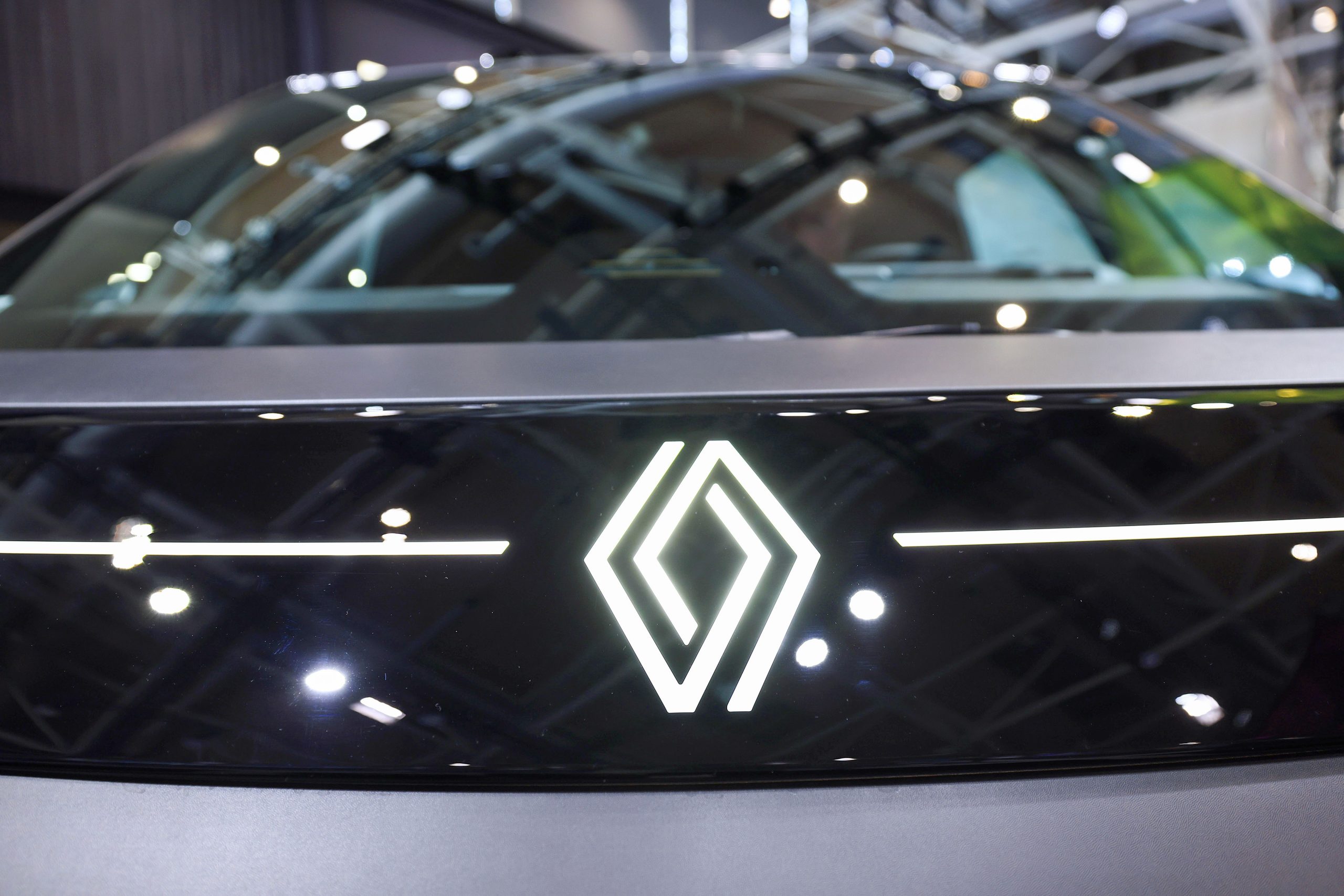 Renault e Geely investirão R$ 2 bi no Brasil para produzir carro elétrico no país