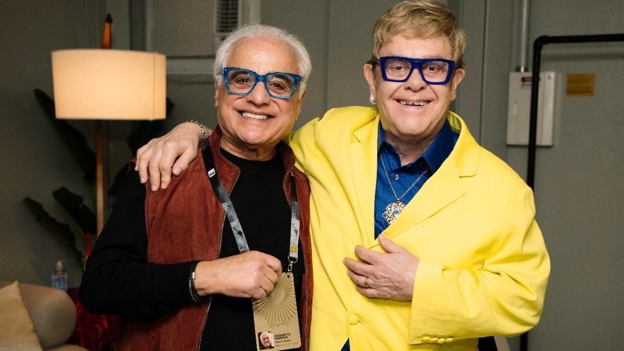 Roberto Medina visita Elton John no camarim: presente e bate-papo sobre show histórico