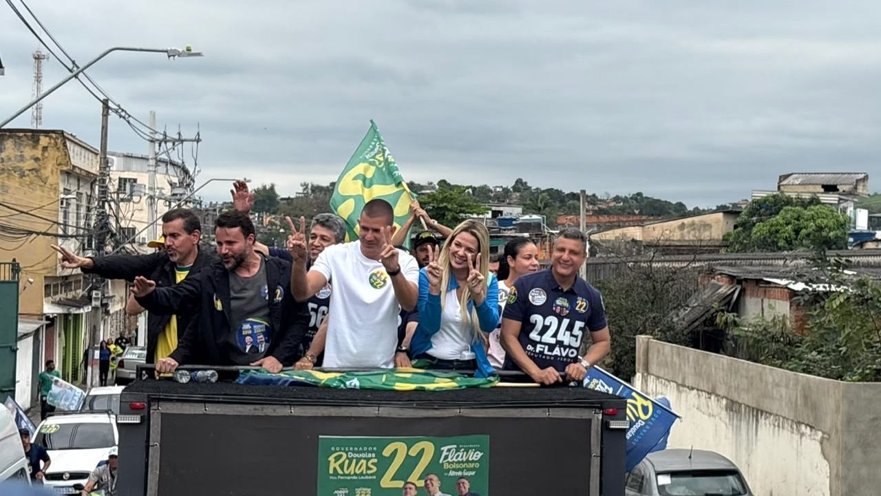 Ruas faz carreata em Nova Iguaçu, reduto de ex-aliado, e promete acabar com 'camarote para políticos na Sapucaí'