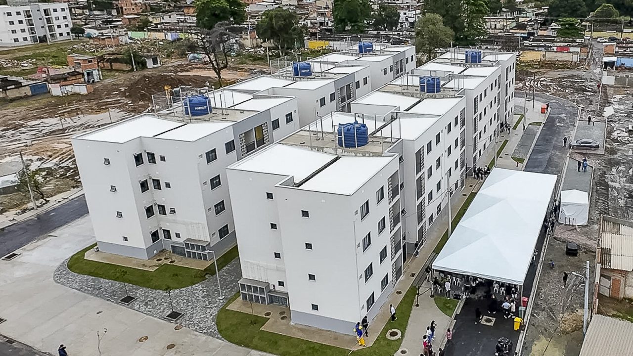 Santa Cruz recebe 96 novos apartamentos do Morar Carioca do Aço