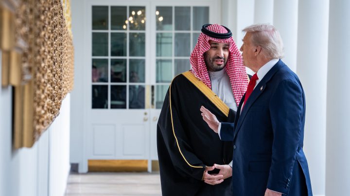 Sem apoio militar dos EUA, Arábia Saudita recorre à China para pressionar o Irã a conter avanço dos houthis no Mar Vermelho, diz agência