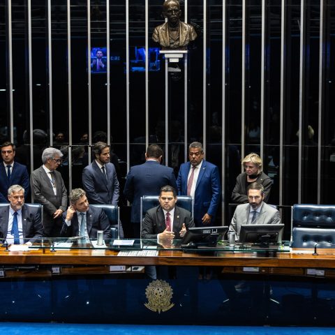 Senadores debatem pacote de reação ao STF com regras para decisões individuais e relatórios de inteligência