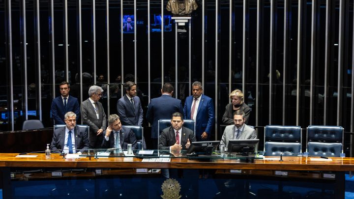 Senadores debatem pacote de reação ao STF com regras para decisões individuais e relatórios de inteligência