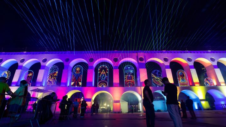 Show de luzes: Arcos da Lapa recebem iluminação especial e apresentações artísticas para abrir a Semana de Arte do Rio