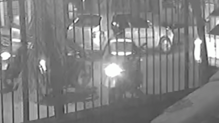 Spray de pimenta e tiro à queima-roupa: veja vídeo da abordagem que terminou com motociclista baleado por PM em Niterói