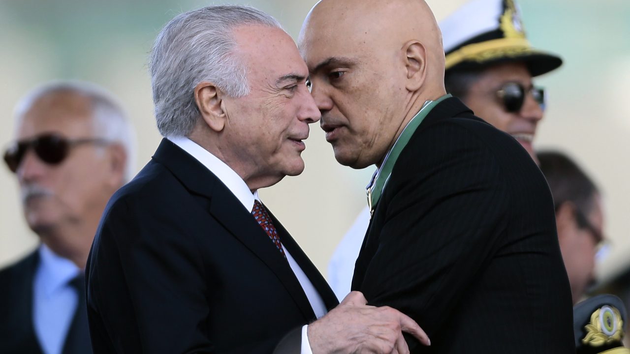 Temer diz ter aconselhado Moraes a buscar diálogo com Mendonça e que decisão sobre diretor da PF dificulta