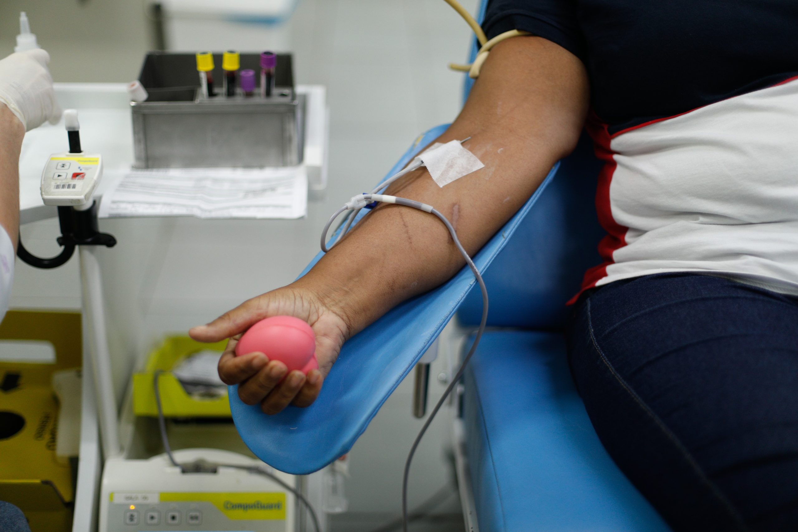Testemunhas de Jeová flexibilizam regras sobre doação e recebemimento de sangue; entenda o que muda