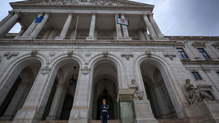 Ultradireita fracassa na tentativa de derrubar governo de Portugal