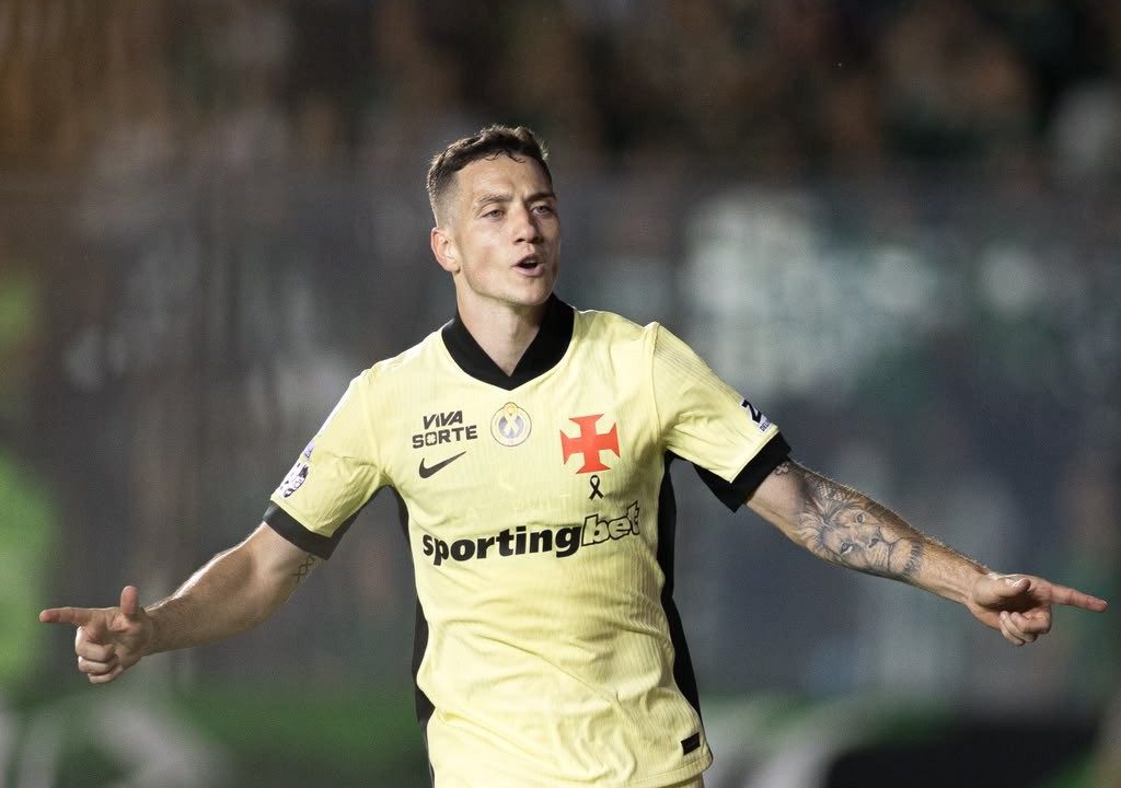 Vasco entrega melhor atuação no ano, atropela o Coritiba e dorme fora do Z-4 do Campeonato Brasileiro; análise