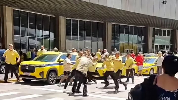 Vídeo: taxistas se envolvem em briga generalizada no Aeroporto Internacional Tom Jobim