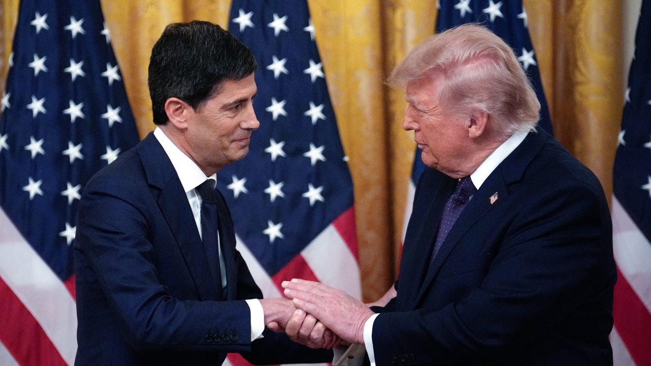 Warsh, do Fed, entra em rota de colisão com Trump à medida que aumento dos juros nos EUA se aproxima