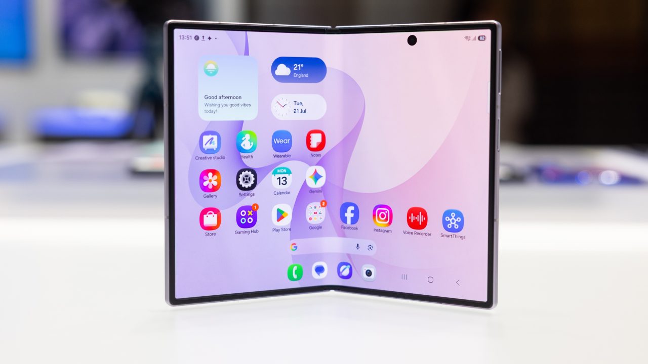 iPhoneDuo, novo celular dobrável da Apple, virá nas cores branco e azul-marinho
