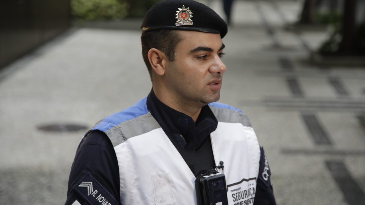 'Ela estava perdendo muito sangue, podia morrer': PM que socorreu idosa baleada quebrou protocolo e levou vítima para hospital