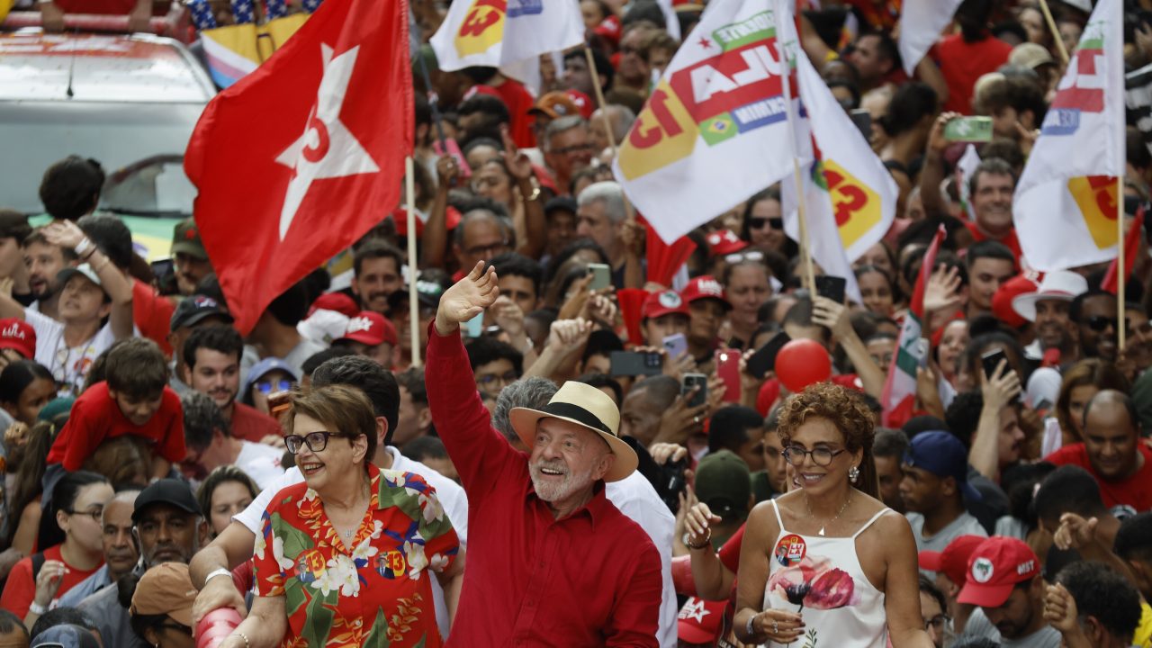 'Ele não precisa me apoiar, só tem que ficar quietinho', diz Lula sobre Cleitinho durante agenda em Minas