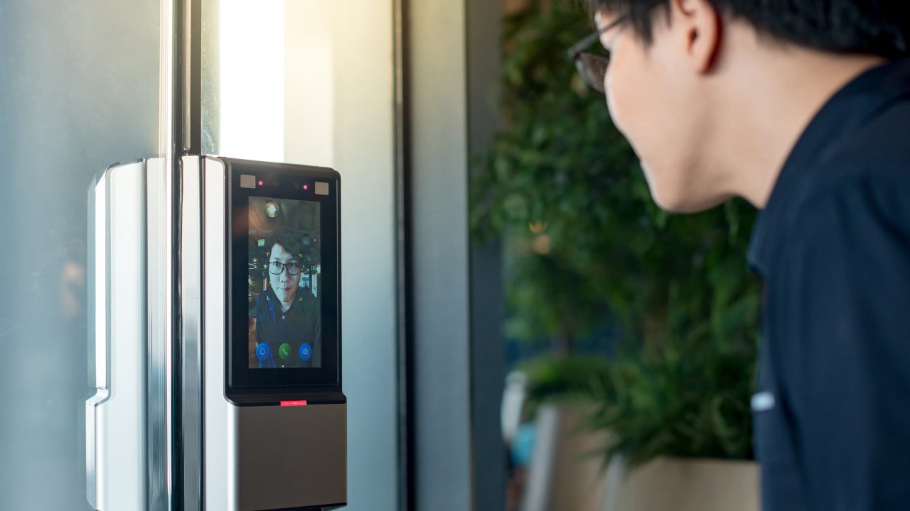 A biometria facial nos portos e aeroportos vem aí, mas...
