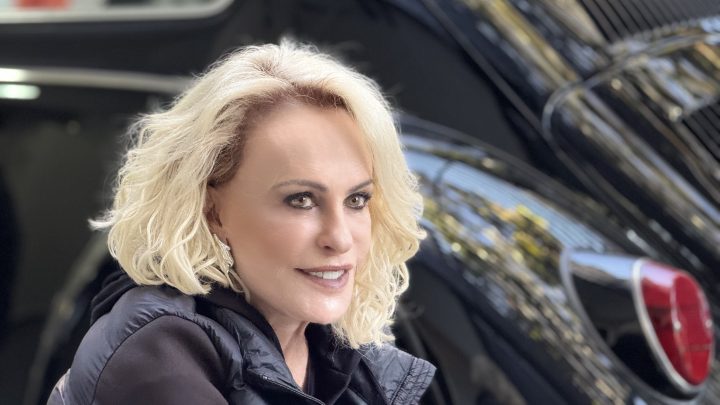Ana Maria Braga fala sobre sexo aos 77 anos e revela que chegou a pensar em namorar mulheres