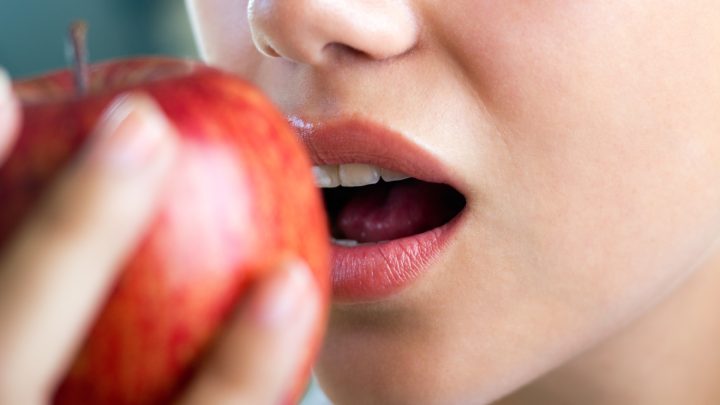 As frutas indicadas para comer depois dos 50 anos que ajudam a abaixar o açúcar no sangue