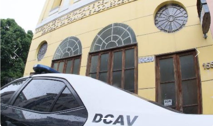 Casal é preso suspeito de oferecer menores em aplicativo para festas onde aconteciam abusos