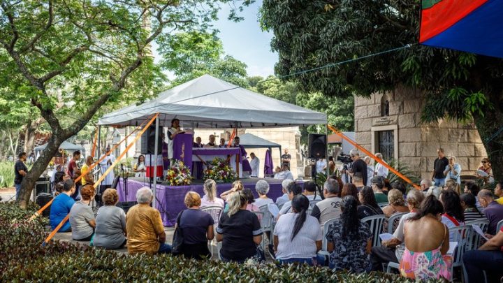 Cemitério no Rio promove oficina de pintura para homenagear entes queridos no Dia de Finados
