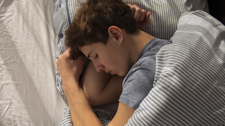 Cochilo da tarde pode durar quanto tempo? Veja o que diz especialista