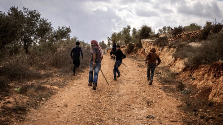 Colonos israelenses atacam delegação diplomática europeia na Cisjordânia