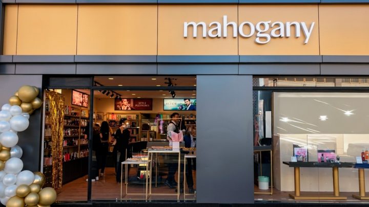 Com oito lojas novas, Mahogany redesenha o papel da perfumaria física