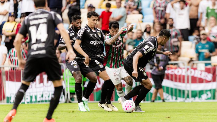 Com reservas, Fluminense sai na frente, mas Gabigol e Philippe Coutinho viram para o Santos no Brasileirão