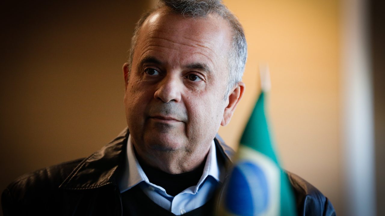 Coordenador de campanha de Flávio passa mal durante retorno a Brasília após agenda em Goiânia