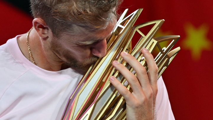 Davidovich Fokina vira sobre Jodar, vence em Xangai e leva maior título da carreira