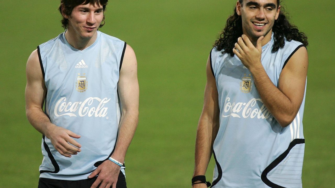 De Scaloni a D'Ale: quem estava em campo na estreia de Messi na Argentina?