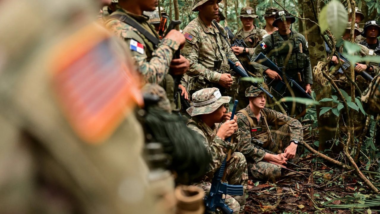 EUA estão enviando centenas de soldados para a América Latina, dizem autoridades militares americanas