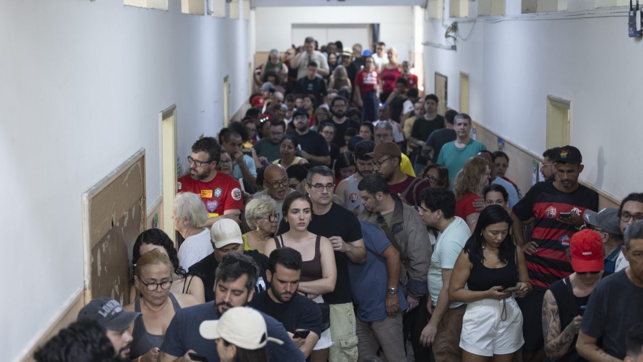 Eleições 2026: Abstenção cai no segundo turno na comparação com o primeiro