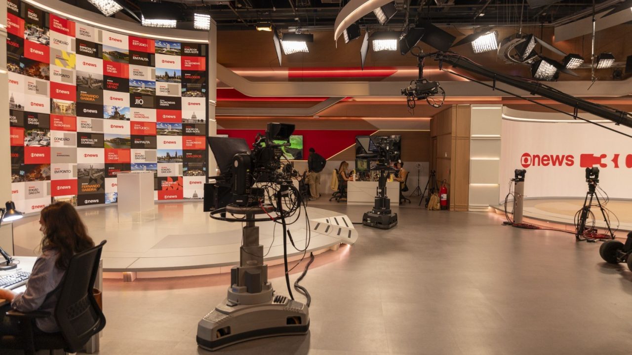 Em ano eleitoral, GloboNews lidera audiência na TV paga em setembro