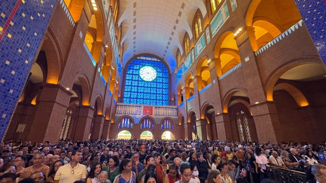 Em missa com Alckmin, celebração em Aparecida começa com pedido de pacificação: 'o evangelho não nos autoriza a odiar quem pensa diferente'