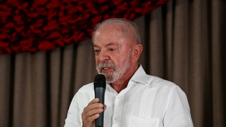 Em reunião, Lula é cobrado a ter mais participação nas redes e diz que vai explorar riscos da eleição de Flávio