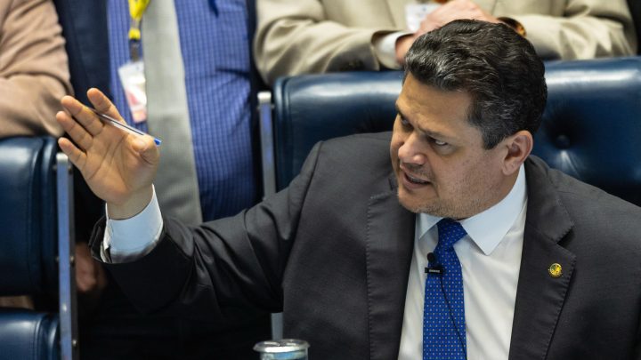 Escala 6x1: Alcolumbre diz que pode votar proposta antes do segundo turno das eleições se houver requerimento