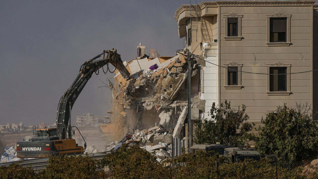 Exército israelense demole casa de empresário palestino na Cisjordânia: 'Me retiraram à força'