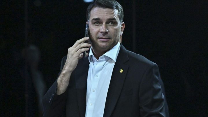 Facebook ultrapassa R$ 300 milhões recebidos nestas eleições; Flávio é quem mais gastou