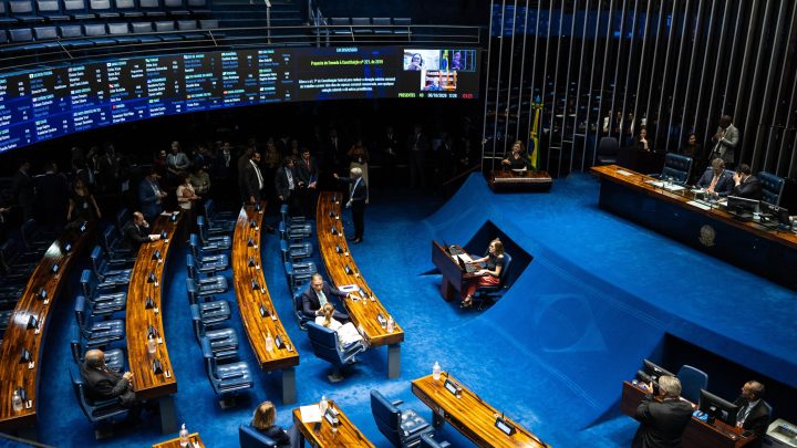 Fim da escala 6x1: Senado faz 3ª sessão de debate da PEC; governo tenta votar antes do 2º turno