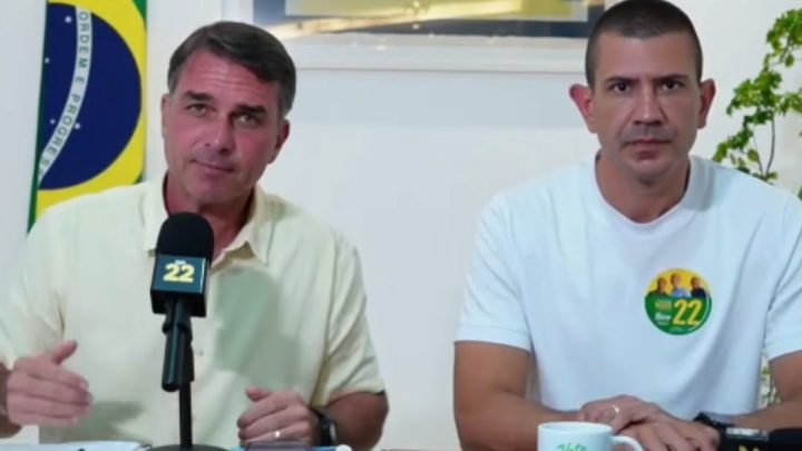 Flávio usa última live antes da votação para defender impeachment de ministros do STF e dar espaço a Douglas Ruas