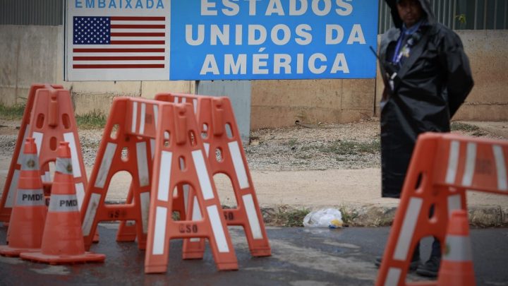 Governo brasileiro soube com antecedência de fechamento de embaixada e consulados dos EUA