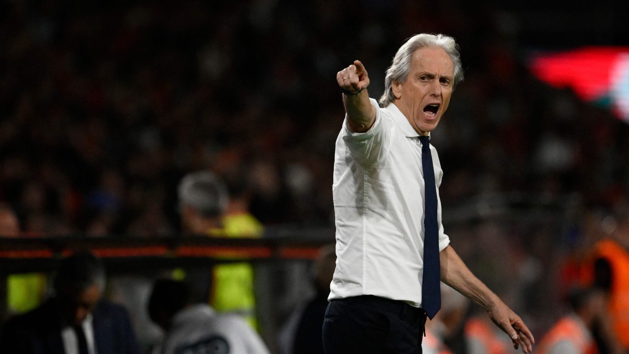 Jogador dinamarquês explica empurrão em Jorge Jesus, depois de polêmica envolvendo Cristiano Ronaldo: 'Nada a ver'