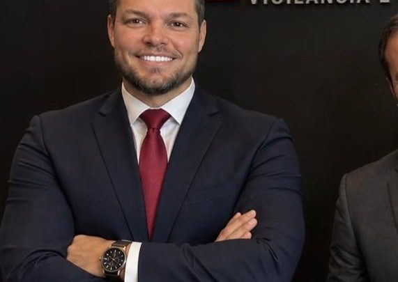 Justiça determina que major da PM cumpra pena de tornozeleira por ameaçar ex com arma de fogo