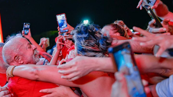 Lula avança entre católicos, mulheres e idosos na reta final, mostra Datafolha