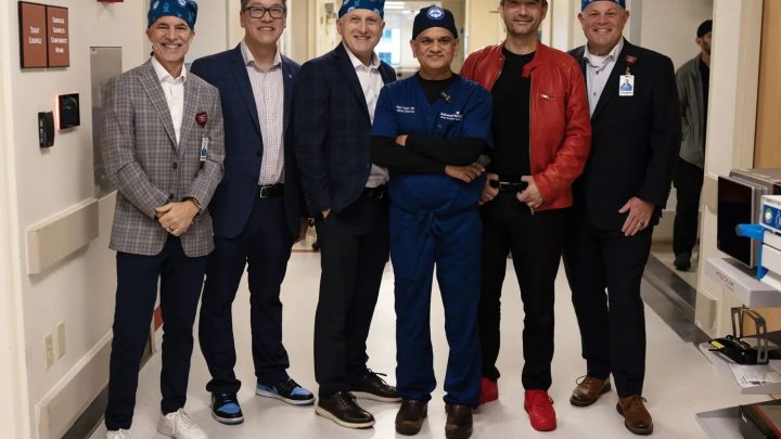 Médico usa robô para operar paciente a 56 km de distância em cirurgia inédita nos EUA