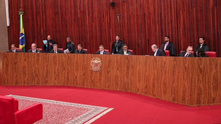 Ministros do STF e advogados criticam sessões 'a jato' e estratégia de esvaziar julgamentos presenciais no TSE