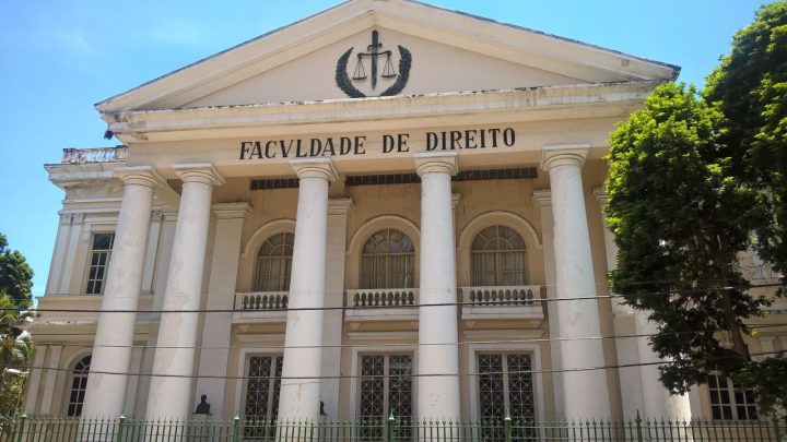 Na Faculdade de Direito da UFF, Lula venceu Flávio Bolsonaro com mais de 60% dos votos